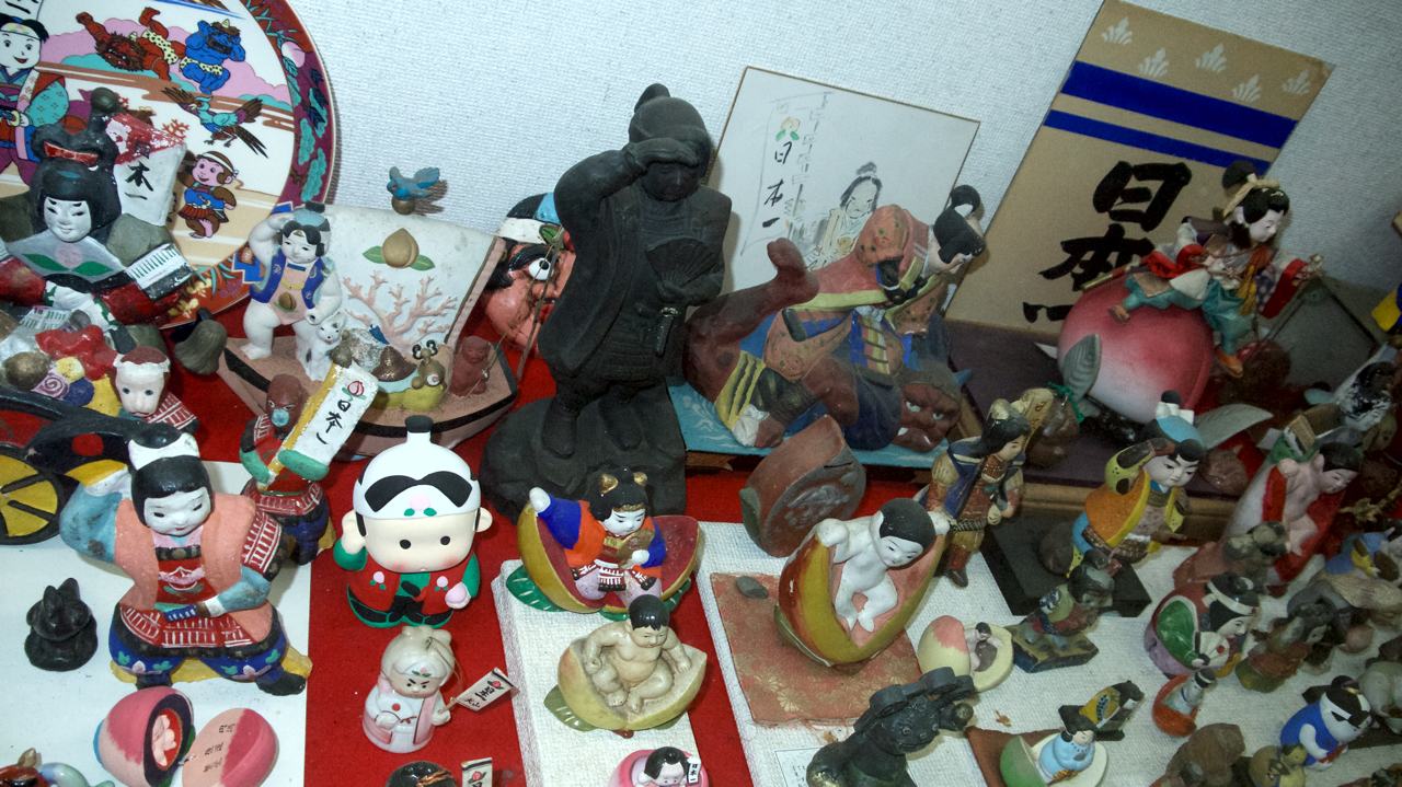 knick knacks at momotaro museum