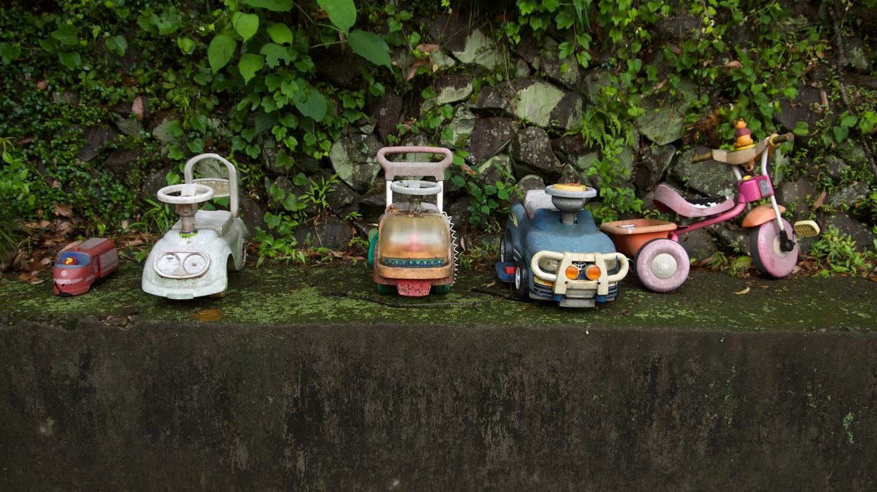 abandoned japanese toys