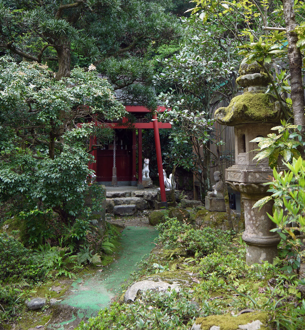 inari fox shrine at mandala yu
