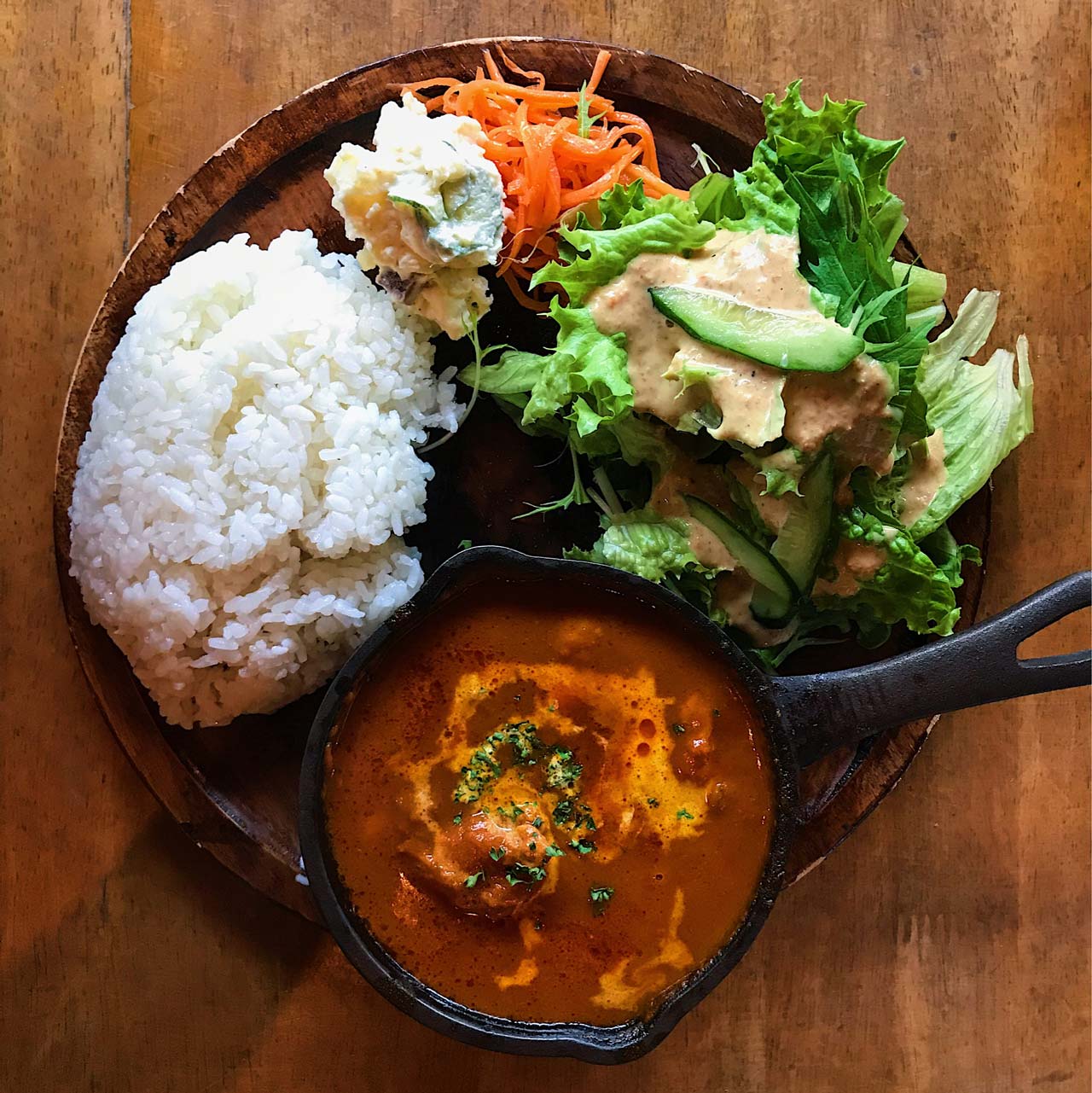 butter curry and salad in tokyo