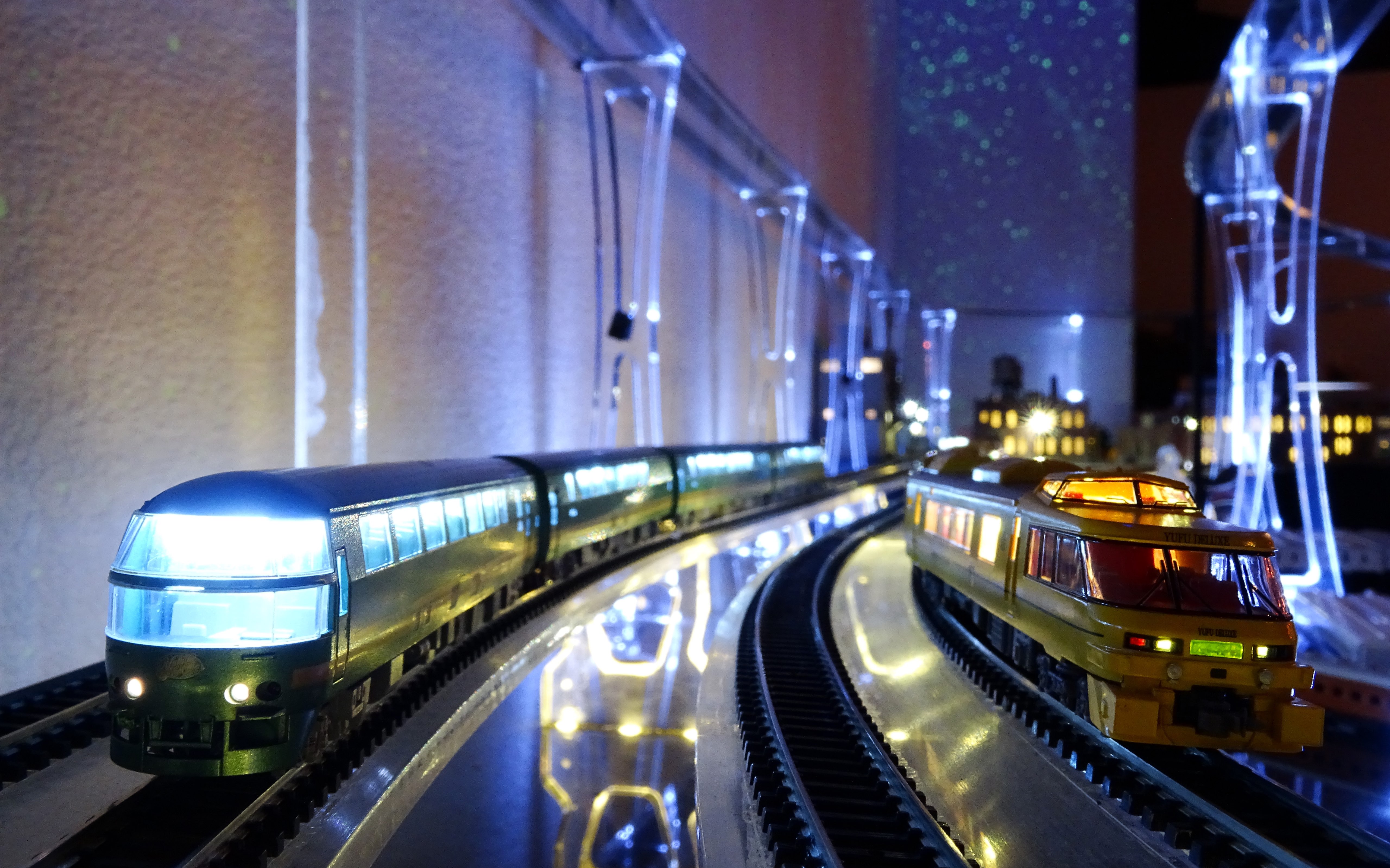 Звук поезда по рельсам. Японский ночной поезд. Ночные поезда в Японии. Японский ночной экспресс. Японские поезда ночью.